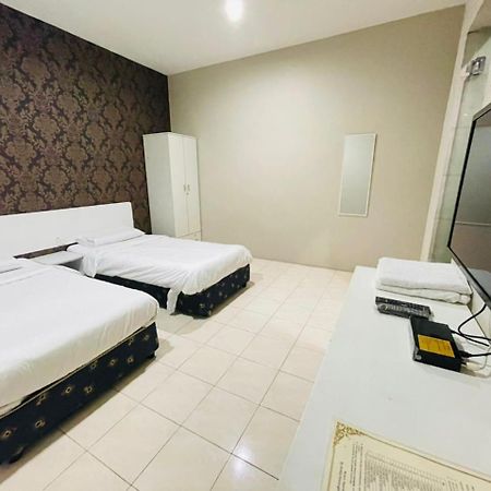 M Hotel جوهر بهرو المظهر الخارجي الصورة