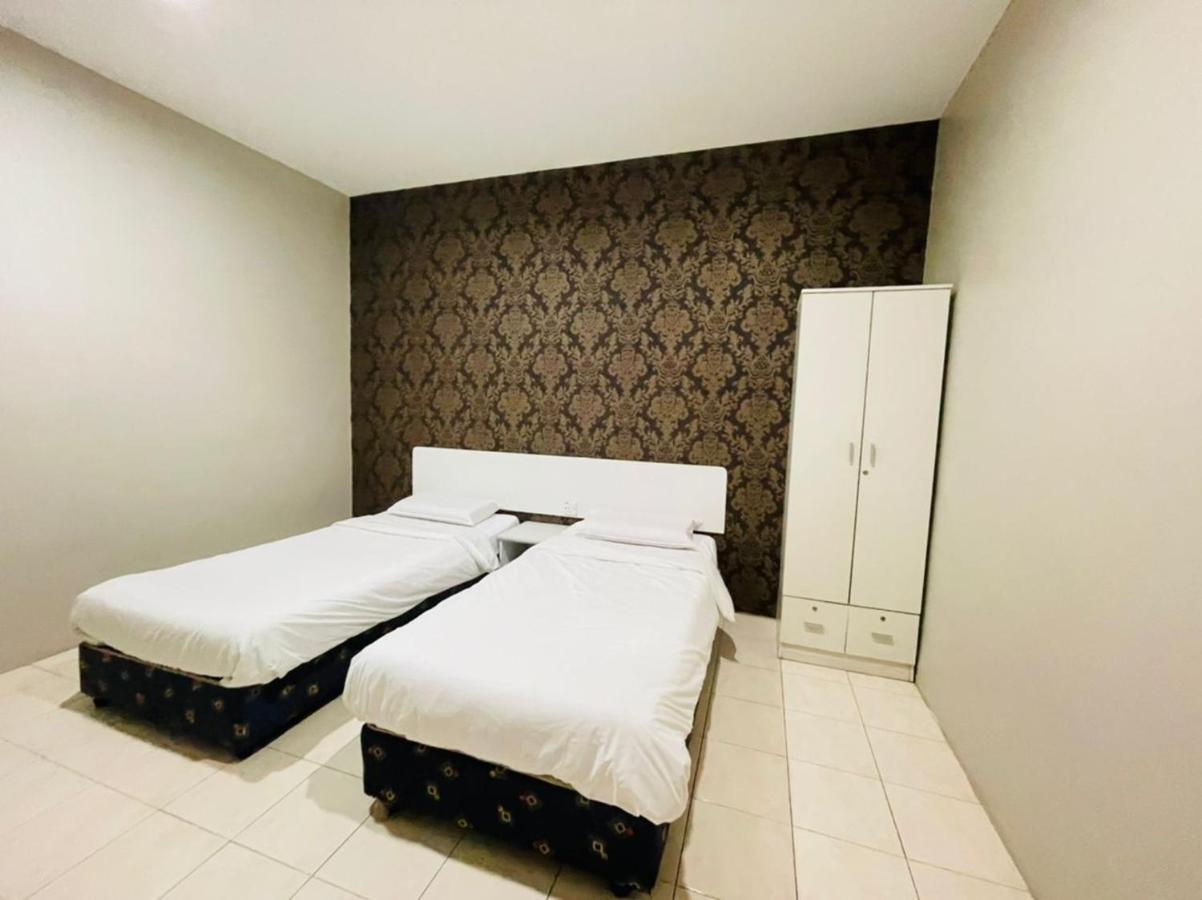 M Hotel جوهر بهرو المظهر الخارجي الصورة