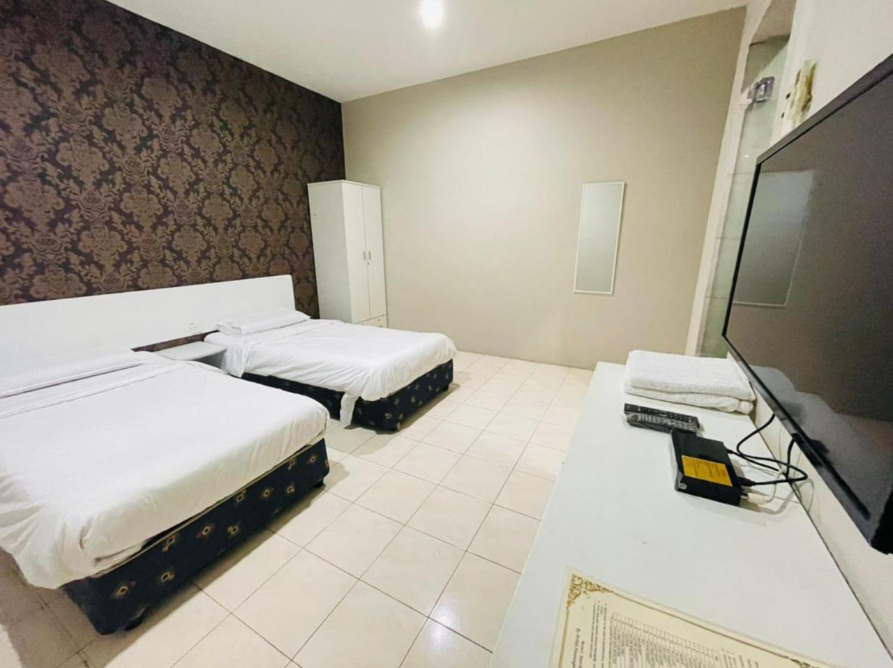 M Hotel جوهر بهرو المظهر الخارجي الصورة